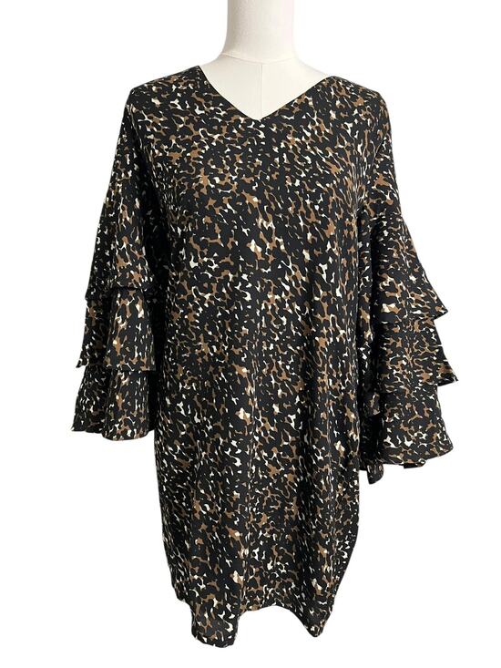 Mud Pie Dresses & Skirts - Mud Pie Shift Dress Womens Small Black Animal Print Ruffle Bell Sleeve